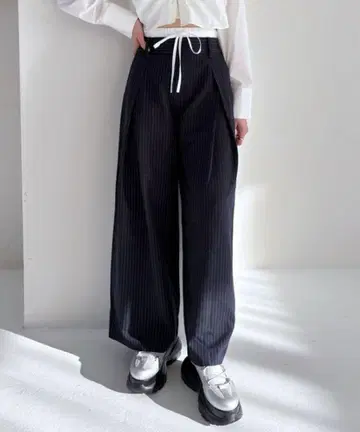 헤더 W 허리 턱 와이드 팬츠 슬랙스