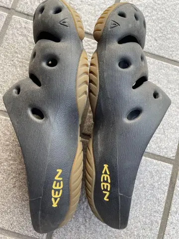 KEEN 요기 블랙 킨 26.0 샌들