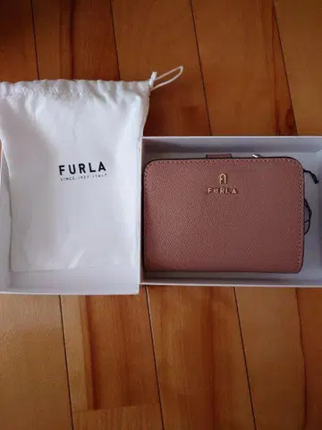 FURLA 핑크 접이식 지갑