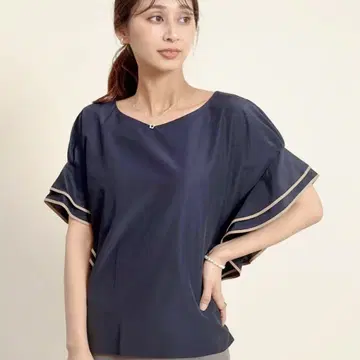 [새상품급] FENNEL 페넬 파이핑 러플 프릴 블라우스 네이비