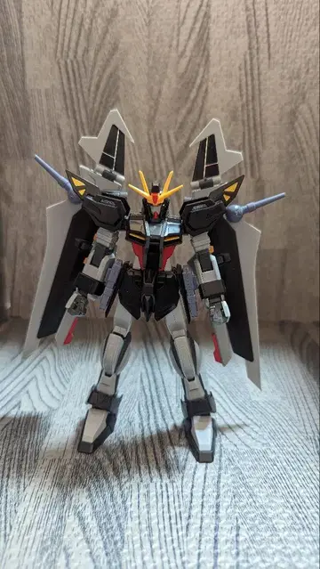 HG 스트라이크 느와르 건담 조립 완료