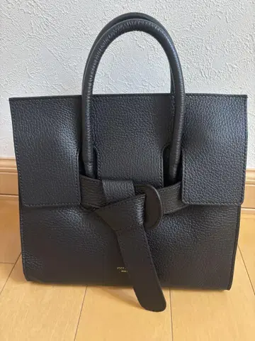 비올라돌로 핸드백 블랙