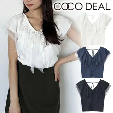프릴이 달린 블랙 반팔 상의 COCO DEAL 네이비