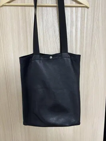 마가렛호웰 가죽 토트백