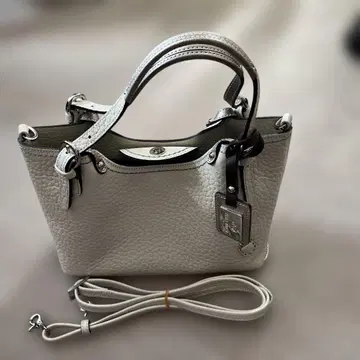 Pelle Borsa 숄더백 화이트 계열