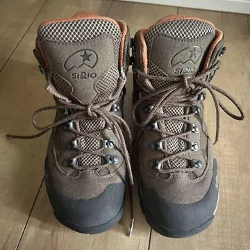 SIRIO 등산화 240 사이즈 카페