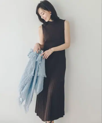 아뉴앙스 이번 시즌 세미 머메이드 니트 원피스 BROWN 브라운
