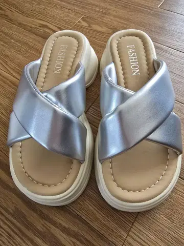 FASHION 실버 통굽 스포츠 샌들
