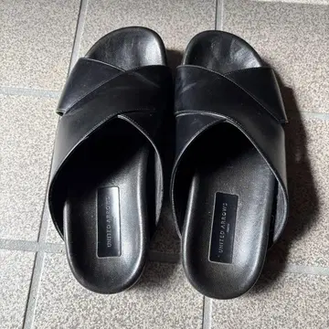 UNITED ARROWS 블랙 크로스 밴드 샌들