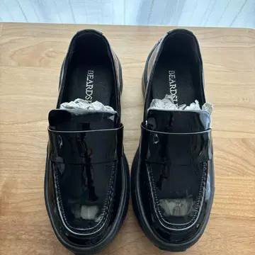 BEARDSLEY 블랙 로퍼