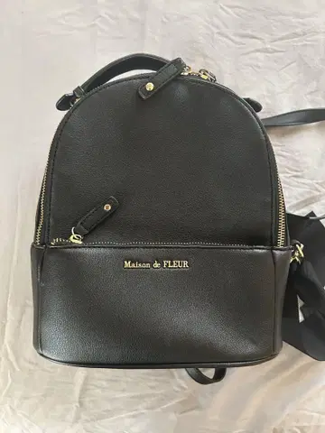 Maison de FLEUR 블랙 백팩 M 사이즈