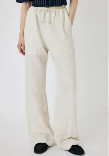 moussy CRINKLED 새틴 팬츠 White 1