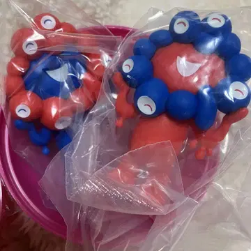 미야쿠미야쿠 가챠 서 있는 모습의 노멀 컬러와 리버스 컬러 2개