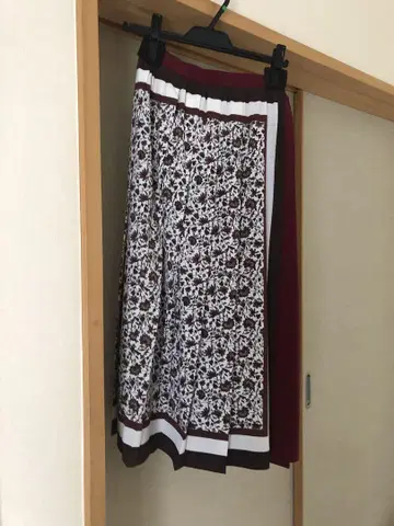 grand table 미사용 스커트