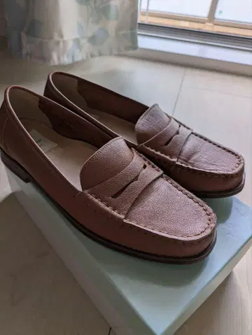 브라운 가죽 로퍼 로우 힐