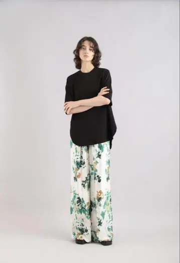 새상품 SACRA BLURRED fFLORA PANTS 그린 36