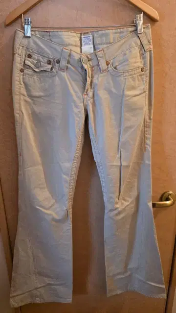 TRUE RELIGION 베이지 부츠 컷 데님 28인치