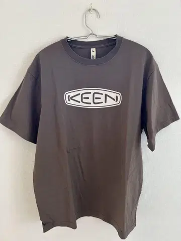 KEEN 브라운 T셔츠