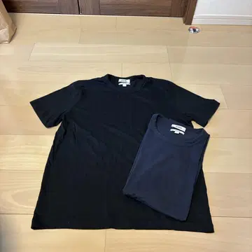 새상품급 코스 블랙 네이비 크루넥 레귤러 티셔츠 2장 L사이즈