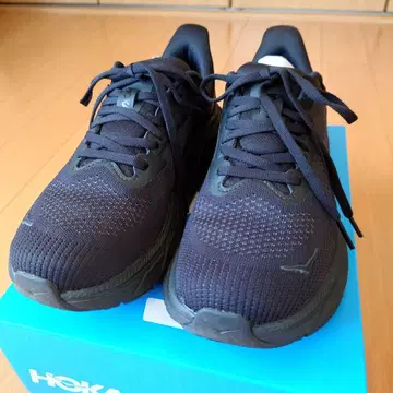 HOKA 호카 Arahi 7 아라히 블랙 스니커즈 24 와이드 사이즈
