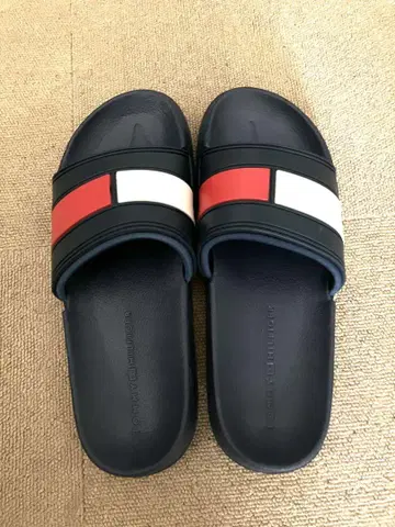 Tommy HILFIGER 샌들