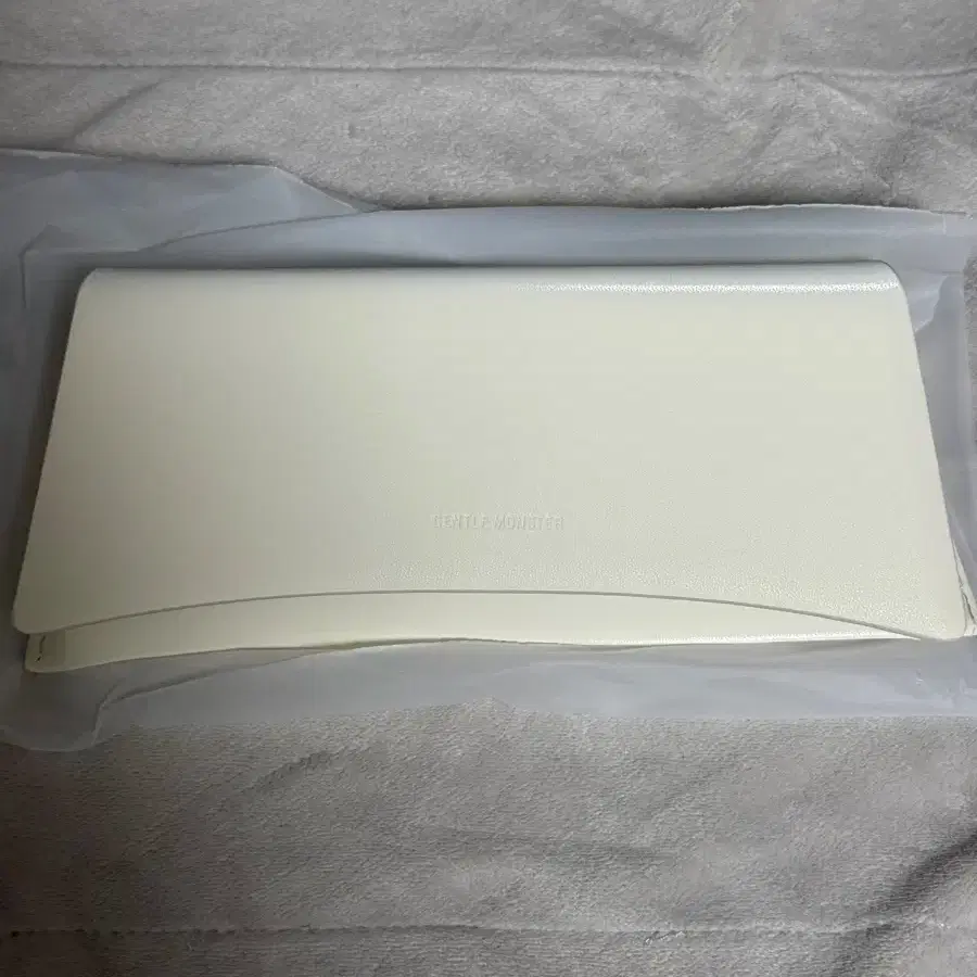 GENTLE MONSTER 젠틀몬스터 New) Gentle Monster Eyeglasses Case