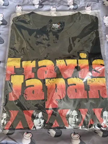 Travis Japan 왈츠 셔츠