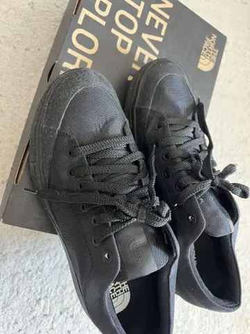 THE NORTH FACE 블랙스 스니커즈