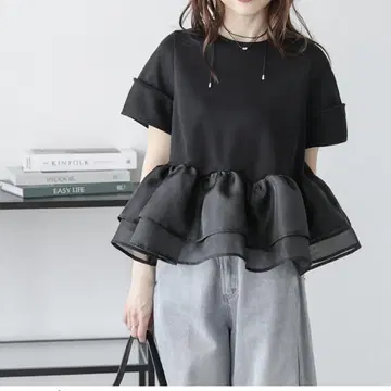 미사용 새상품 라지엠 시어 프릴 티어드 페플럼 도킹 탑