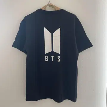 뉴에라 AP BTS 비욘드 더 신 티셔츠 블랙