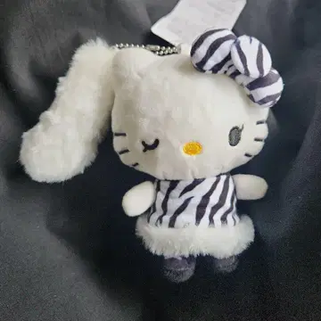 택 포함 새상품 헬로키티 제브라 패턴 마스코트 참 아베일
