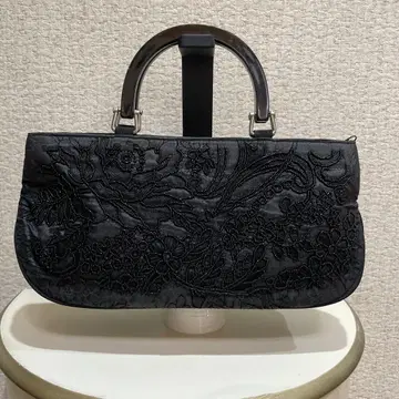 블랙 비즈 자수 디자인 핸드백
