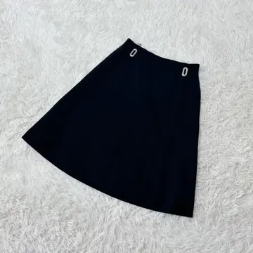 [ c4865 ] 새상품급 무릎 기장 스커트 플레어 백 지퍼 블랙