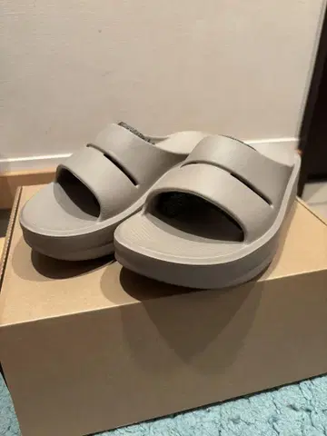 우포스 우메가 리커버리 샌들 OOFOS OOmega 27cm