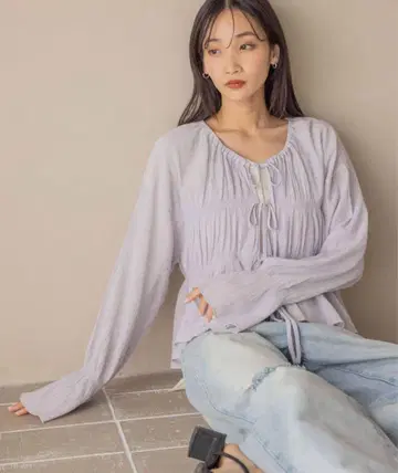 로리즈팜 요류 셔링 숏 블라우스
