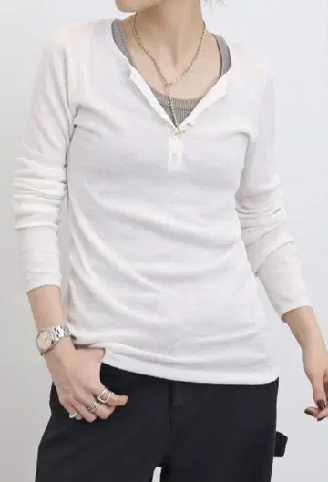 라빠르망 GOOD GRIEF! HENLEY RIB KNIT TOP