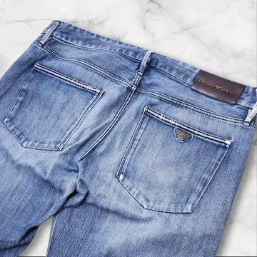 [빨간색 귀/XL] EMPORIO ARMANI 슬림 핏 데님 메탈 로고