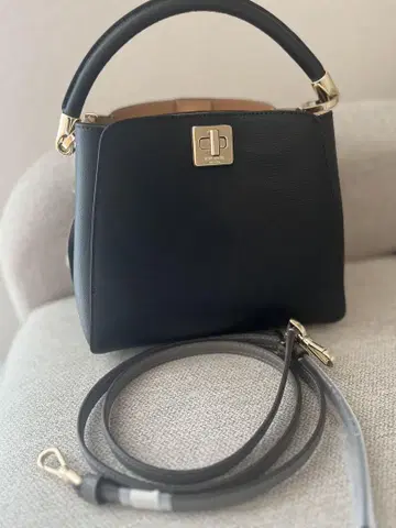kate spade 블랙 숄더백 KS553