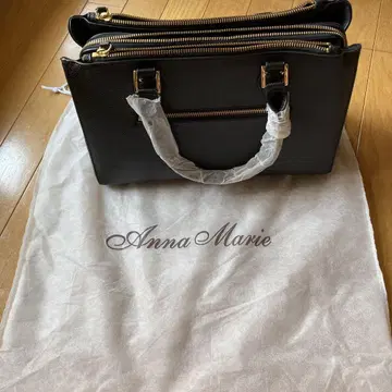 Anna Marie 블랙 핸드백 미디엄