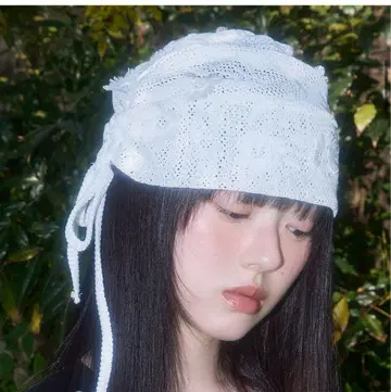 Fancy Club 레이스 리본 반지 비니 아이보리