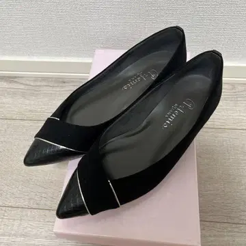다이애나 블랙 스웨이드 플랫 슈즈