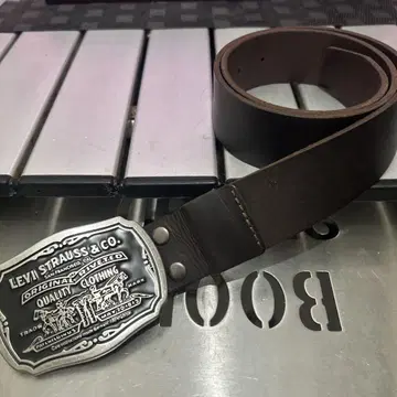 Levi Strauss & Co. 다크 브라운 벨트