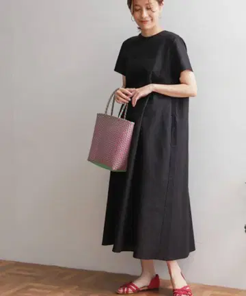 어반 리서치 도어즈 백 리본 A 라인 원피스 블랙