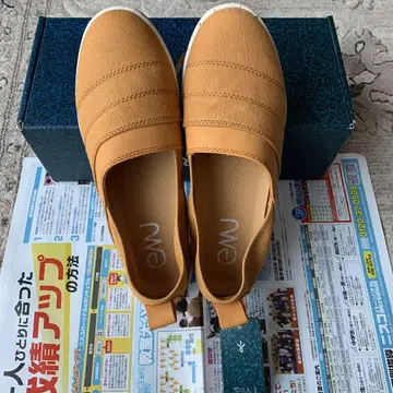 새상품 EMU 오렌지 슬립온 23cm