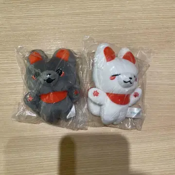 카미사마 여우와 샐러리맨 봉제 인형 쿠로, 시로 가챠 캡슐 토이