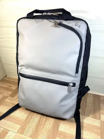 CIE 새상품급 백팩 그레이 스마트 컴팩트