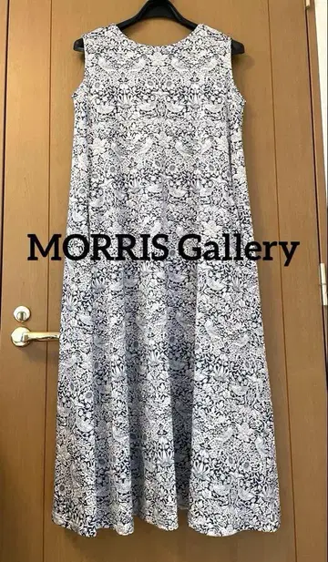 MORRIS Gallery '딸기 도둑' 패턴 슬리브리스 롱 원피스 M