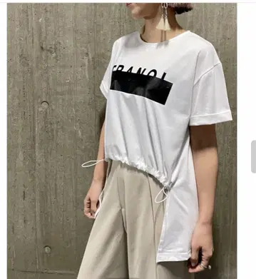 TRANOI. 드로 코드 티셔츠