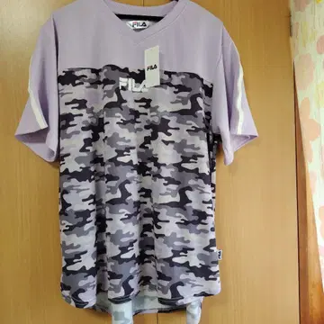 FILA 라벤더 V넥 카모플라쥬 티셔츠 LL