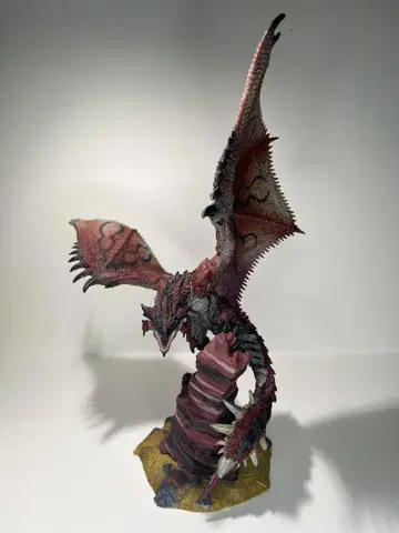 몬스터 헌터 리오 레우스 피규어 높이 20cm 폭 23cm
